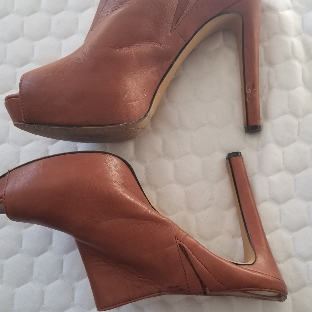 Vince Camuto leather Mule Open Toed Heels Size 9